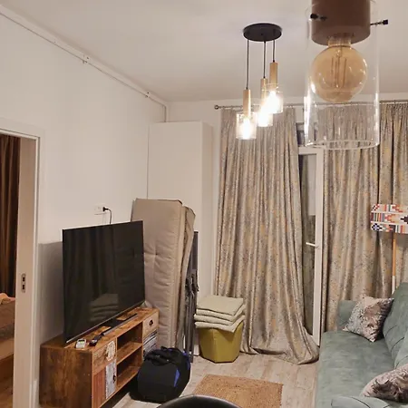 Kona's Apartment *